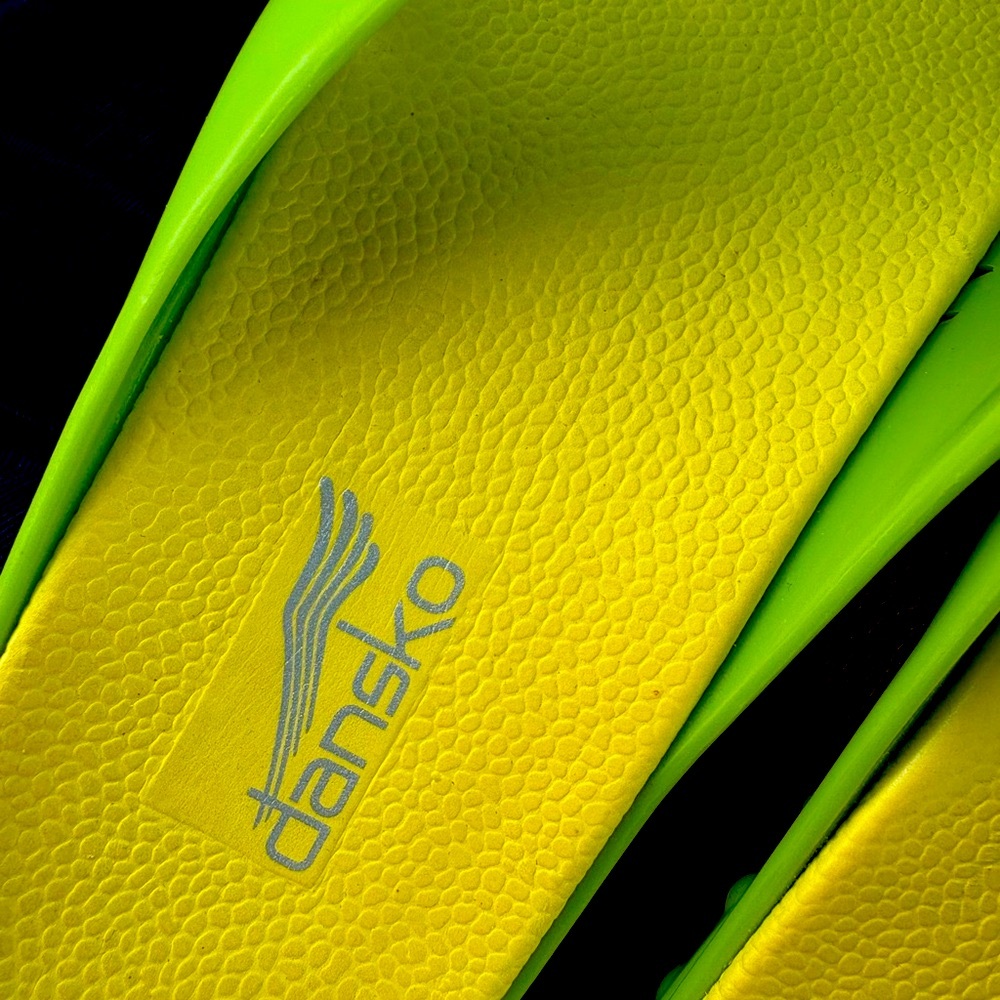 Dansko Women's Bright Green Mules clogs great for a nurse - Picture 5 of 5